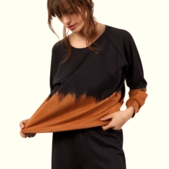 AQC Clothing Tops - \AQC\• NWT Dori Sweatshirt